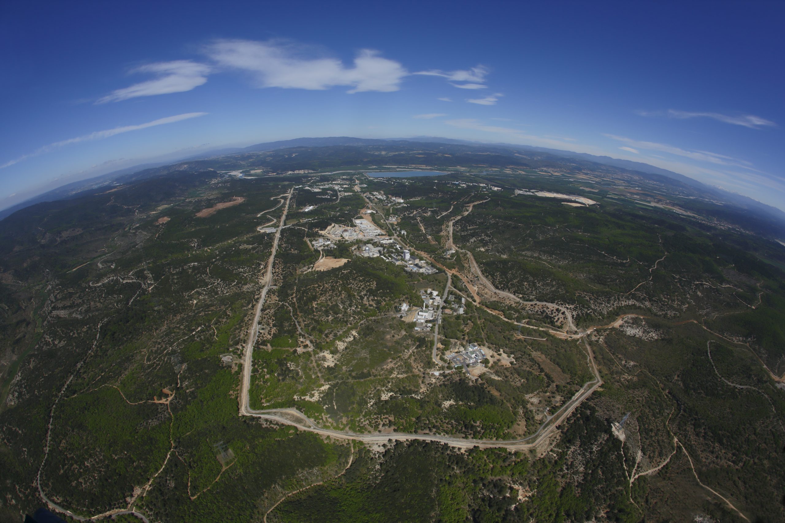 découvrez le réacteur nucléaire cea cadarache, un centre de recherche de pointe dédié à l'innovation technologique et à la sécurité énergétique. explorez ses projets, ses applications et son rôle dans le développement de l'énergie nucléaire durable.