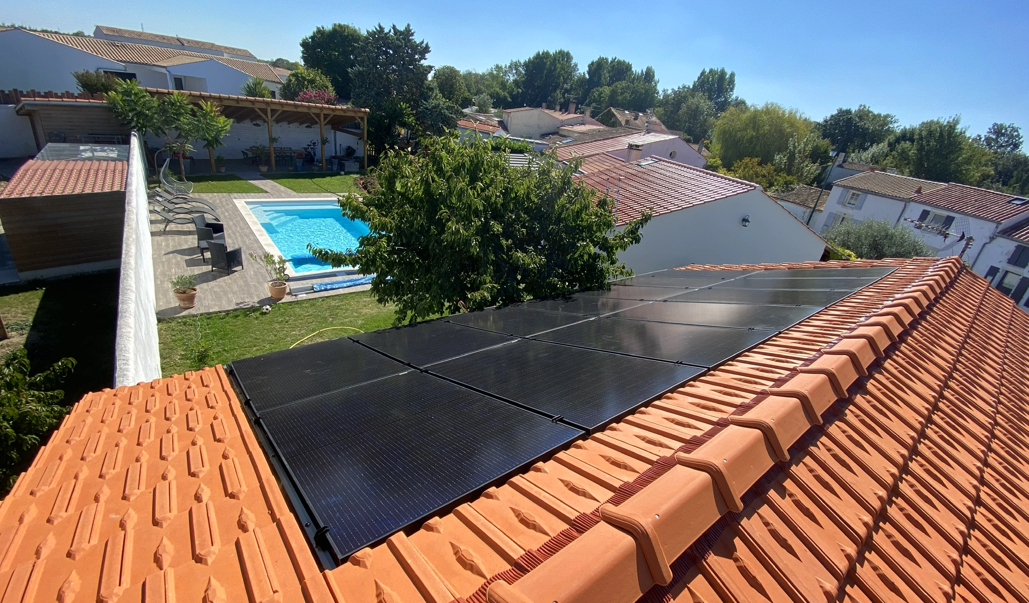découvrez comment installer des panneaux solaires à la rochelle pour bénéficier d'une énergie renouvelable, réduire vos factures d'électricité et contribuer à la protection de l'environnement. obtenez des conseils d'experts et un accompagnement personnalisé tout au long de votre projet.